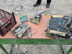 Le foto sembrano mostrare frammenti del missile americano Tomahawk sul luogo del mortale sciopero scolastico in Iran