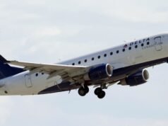 Il volo da Los Angeles a Sydney incontra una turbolenza e lancia l’equipaggio in aria