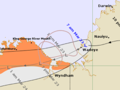 L’ex ciclone tropicale Narelle scarica forti piogge in marcia sul Top End