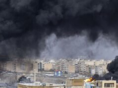 L’Iran colpisce i paesi vicini e nomina un nuovo leader dopo il duro colpo di Teheran