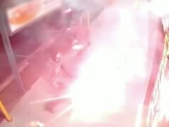 I bombardieri maldestri si sono quasi dati fuoco in un attacco doloso