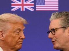 Trump critica il Regno Unito per aver “finalmente” preso in considerazione lo schieramento di portaerei