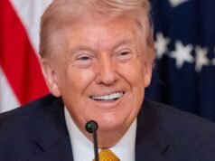 “Morto entro giugno”: la folla geme mentre Trump annuncia la diagnosi privata del deputato