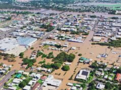 Due viaggiatori con lo zaino scompaiono mentre il Queensland è alle prese con gravi inondazioni
