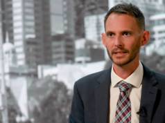 Oltre due dozzine di uomini accusati di più di 1.000 reati materiali di abusi sui minori