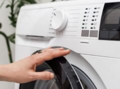 Ore di energia elettrica gratuita giornaliera da offrire a 2,6 milioni di famiglie australiane