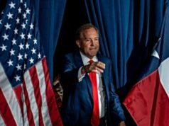 Caroline Wren afferma che Ken Paxton rappresenta la politica del “paese più che del partito”.