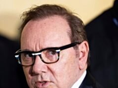 Kevin Spacey si accorda con tre uomini accusati di violenza sessuale prima del processo di Londra