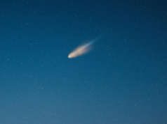 Asteroide da 7 tonnellate entra nell’atmosfera terrestre, esplode e si frantuma sopra Cleveland