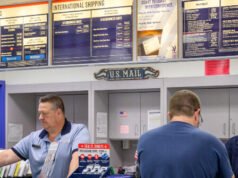 Il giudice conferma l’ingiunzione contro il divieto di armi da fuoco negli uffici postali per i membri della SAF