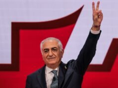 Reza Pahlavi si impegna a “rendere di nuovo grande l’Iran” alla conferenza CPAC del 2026