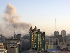 Israele martella i centri di comando della sicurezza interna iraniana per aprire la porta alla rivolta