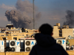 Il regime iraniano si nasconde nei bunker mentre i civili vengono lasciati esposti senza adeguati rifugi antiaerei o sirene