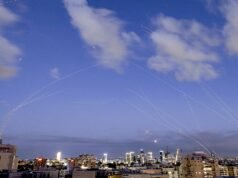 Analista di Tel Aviv si ripara da 30 sirene missilistiche in 48 ore, dice che l’Iran “non si riprenderà”