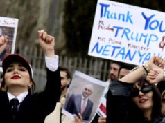 I video diventano virali di iraniani che ballano al ritmo della canzone “Khamenei Is Dead” con Trump