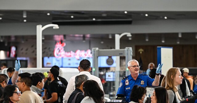 tsa-checkpoint-houston-airport-filephoto112025-getty-640x335.jpg