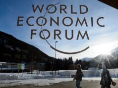 Il World Economic Forum deve affrontare un nuovo esame mentre i legami di Epstein fanno rivivere scandali e critiche del passato