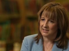 Reeves dice di essere “arrabbiata” con Trump per la guerra in Iran mentre mette la Gran Bretagna in allerta rossa per la recessione… ma delude le speranze di tagli alle tasse sul carburante o di aiuto alle bollette energetiche per la classe media