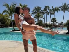 Amy Childs mostra la sua figura in un costume da bagno scollato in scatti giocosi con il fidanzato Billy Delbosq dopo aver promesso di ottenere un fisico più forte prima del giorno del loro matrimonio