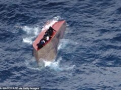 Si teme che più di 70 migranti siano morti dopo che una piccola imbarcazione stipata si è capovolta al largo delle coste libiche