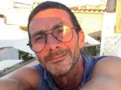 Waitrose affronta una reazione crescente dopo aver licenziato un lavoratore per aver affrontato un ladro di uova di Pasqua mentre il supermercato insiste che c’è un “serio pericolo per la vita” nell’affrontare i taccheggiatori