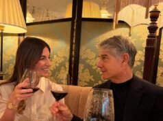 La star di The Apprentice Karren Brady sembra innamorata del marito Paul Peschisolido mentre festeggia il suo 57esimo compleanno al ristorante Mayfair