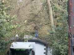 Il colpo di stato di Pasqua delle 16:15: mentre gli impiegati comunali chiudevano per il fine settimana festivo, due gruppi di viaggiatori iniziarono un “accaparramento di terre” e iniziarono rapidamente a costruire