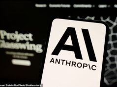 La tua intera cronologia di navigazione, i messaggi privati e i dettagli finanziari potrebbero essere resi pubblici affinché CHIUNQUE possa leggerli: TOM LEONARD rivela i colloqui sulla crisi sul nuovo programma Armageddon – e le conseguenze devastanti