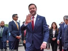 I colloqui di pace con l’Iran sono ora in corso mentre Trump afferma che l’America sta per essere “caricata di petrolio”… e menziona “alternative” al blocco dello Stretto di Hormuz