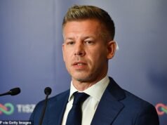 Peter Magyar viene eletto primo ministro ungherese: il nuovo leader ringrazia gli elettori sconfiggendo l’alleato di Trump Viktor Orbán dopo 16 anni al potere