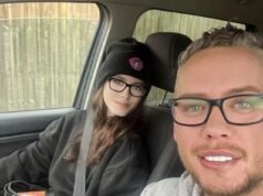 Il padre in lacrime racconta del momento in cui ha trovato sua figlia, 19 anni, morta in casa “dopo che il cane di famiglia l’ha aggredita”