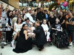Il tour quasi reale di Meghan e Harry in Australia inizia al rifugio per donne senzatetto e all’ospedale pediatrico… prima di impegni commerciali che fanno girare soldi