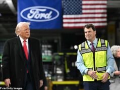 Il Pentagono vuole che Ford e General Motors “aiutino lo sforzo bellico” producendo armi e forniture militari mentre le scorte si esauriscono rapidamente