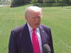 Trump inveisce selvaggiamente contro Papa Leone nel mezzo della faida bellica con l’Iran e anticipa che volerà in Pakistan STESSO per concludere un accordo