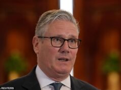 Una notizia bomba che potrebbe segnare la fine: Starmer è sull’orlo del baratro mentre le sue “bugie” vengono smascherate mentre il numero 10 ammette che Mandy ha fallito il controllo di sicurezza… e il Primo Ministro dichiara ignoranza