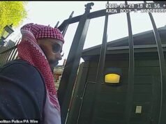 Un migrante su una piccola imbarcazione ha saltato una recinzione e ha “cercato di irrompere nell’ambasciata israeliana di Londra per effettuare un attacco terroristico con coltello”