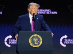 Trump rivela scoperte “molto interessanti” nei file top secret del governo sugli UFO e dice che saranno rilasciati “molto presto”