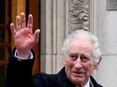 La visita di Carlo negli Stati Uniti è destinata a essere uno dei tour reali più delicati degli ultimi decenni, ma se c’è qualcuno che può aiutare a ripristinare il rapporto speciale, quello è il Re, afferma l’autore ANDREW ROBERTS