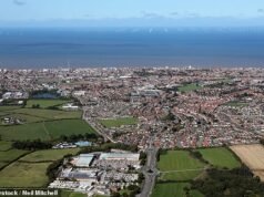 Un’adolescente di 15 anni è stata “dotata di cannabis” e “trattata come una prostituta” prima di essere aggredita sessualmente da una “banda di adescatori” asiatica, sente la corte