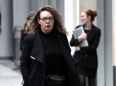 La donna abbandonata da piccola dal padre miliardario che l’ha esclusa dal testamento vince 123.000 sterline dopo un’aspra lite in tribunale con la matrigna