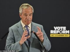 Nigel Farage avverte che “verrà per il Labour” mentre Reform lancia un piano “spietato” per spodestare i ministri del governo tra cui Ed Miliband e Yvette Cooper