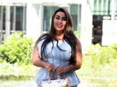 Lauren Goodger appare elegante in un coordinato di jeans mentre si unisce a Dani Imbert e ai loro co-protagonisti di TOWIE nello studio di ITV prima della nuova serie