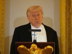 Donald Trump interrompe il suo discorso a re Carlo per elogiare l'”invincibile” Rory McIlroy durante la cena di stato alla Casa Bianca