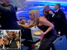 Cheryl Hines racconta la straziante evacuazione dalla cena dei corrispondenti della Casa Bianca mentre risuonavano degli spari