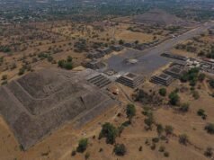 Un uomo armato nel tempio messicano inveiva davanti agli ostaggi sulla raccapricciante storia della piramide: “Non muovetevi o vi sacrificherò”