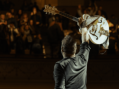 una toccante esplorazione musicale di compassione, speranza e fede