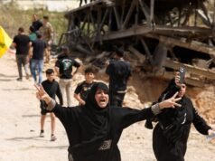 I libanesi ritornano nel devastato sud mentre prende piede la fragile tregua di 10 giorni