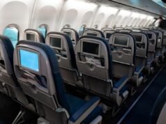 Un uomo prenota un posto in volo: quello che succede dopo gli fa temere di volare