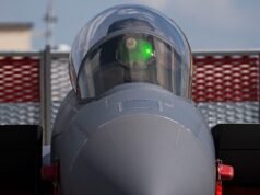 Unità di salvataggio militari americane d’élite gareggiano con i nomadi armati iraniani per trovare un aviatore