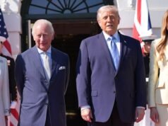 Dopo il caos, una tazza di tè: King mantiene la calma e va avanti con i Trionfi